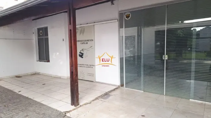 Casa geminada à venda no Bairro Castelo, excelente ponto comercial
