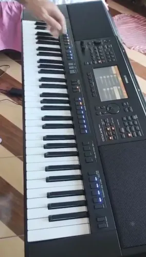 Teclado Yamaha SX 700 À Venda