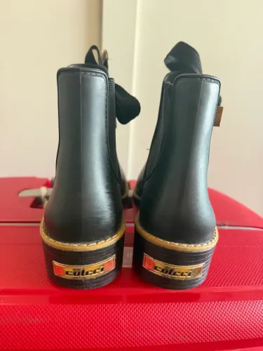 Bota impermeável Colcci