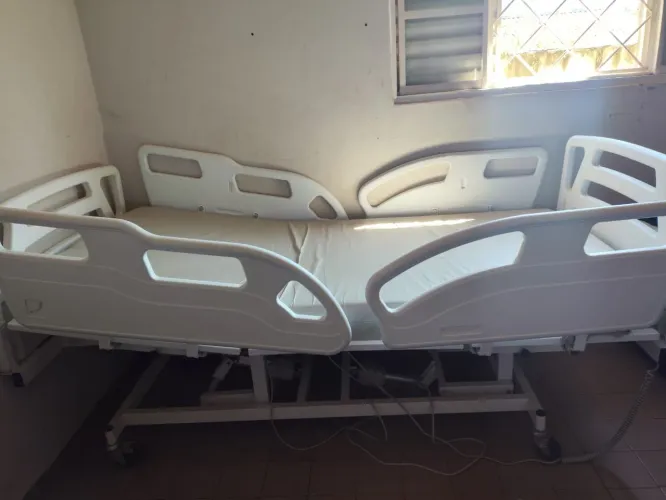 Cama hospitalar elétrica