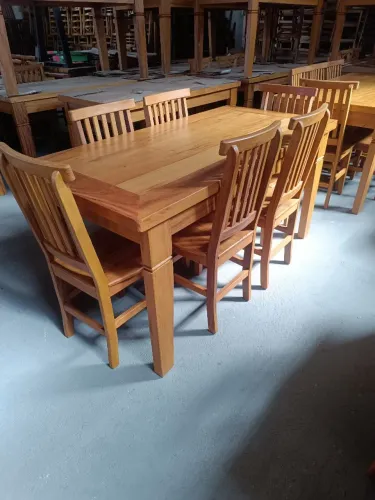 Conjunto mesa com 6 cadeiras tudo em Peroba-rosa $ 3.399,00 no pix a pronta entrega