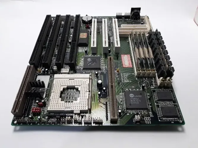 486 PCI ISA Motherboard FIC 486-VIP-IO mit onboard
