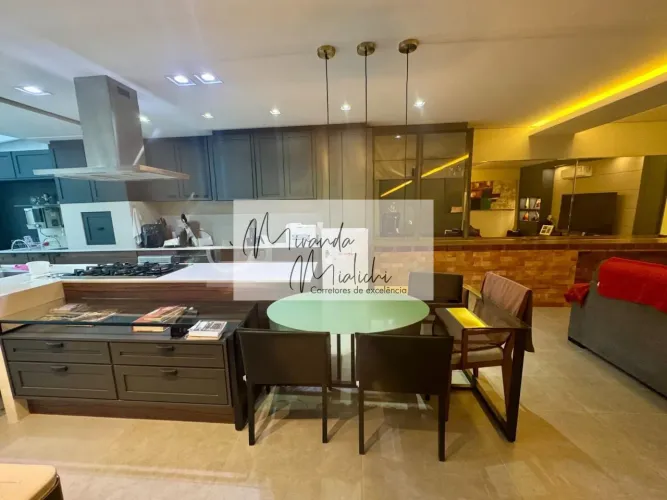 Casa à venda no bairro Jurerê - Florianópolis/SC