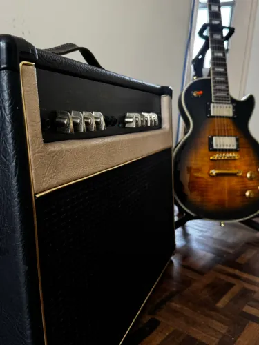 Amplificador de guitarra Borne Evidence 100w