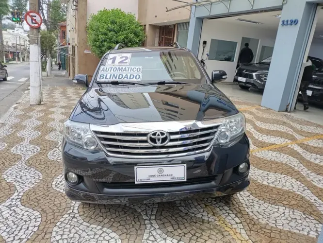 Toyota Hilux SW4 SR 4X2 2.7/ 2.7 Flex 16V Aut. 2012