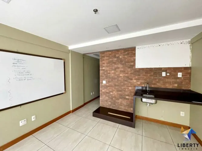 SIG - Platinum Office - Sala com Bancada - Plano Piloto