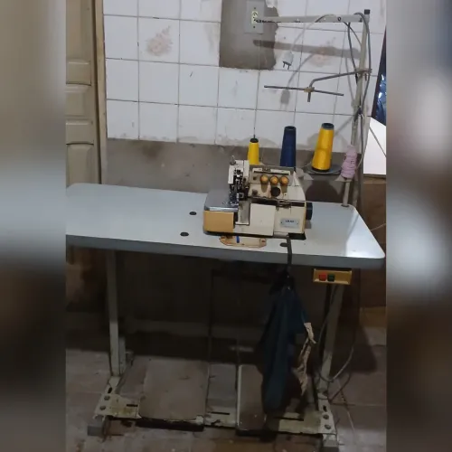 Maquina de Overlock