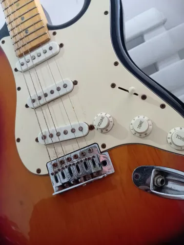 Guitarra Tagima Hand Made in Brazil Stratocaster - Funcionando (Aceito propostas)