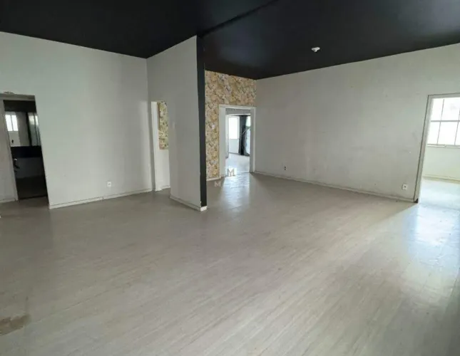 Casa Comercial 6 Salas para Aluguel Gutierrez