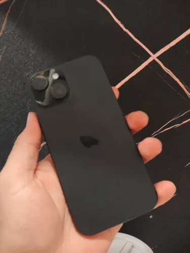 iPhone 15 impecável