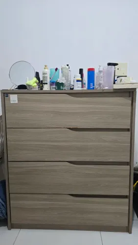 Cômoda 4 gavetas