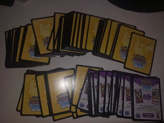 2400 cartas virtuais em Português para o jogo Pokémon TCG Live por 50 reais
