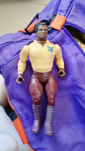 Boneco rambo