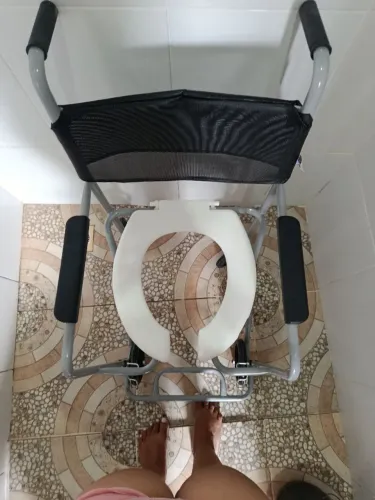 Cadeira de banho, para quem têm mobilidade reduzida.