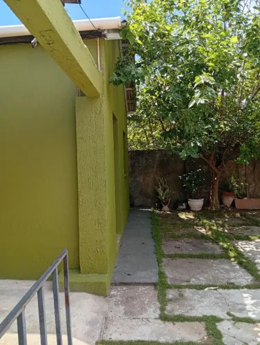 Casa para alugar em condomínio privado.