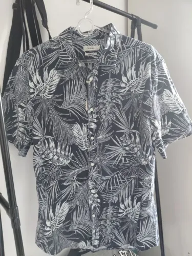 Camisa de botão floral