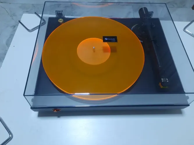 Toca discos Luna 3 novo na caixa