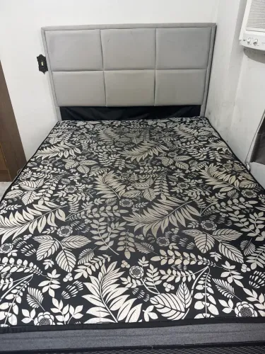Cama com cabeceira