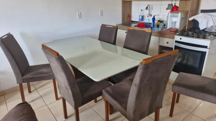 MESA DE JANTAR 6 LUGARES COM TAMPO DE VIDRO