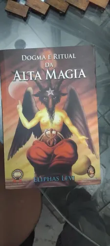 Livro dogma e ritual de alta magia