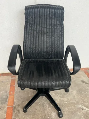 Cadeira de couro