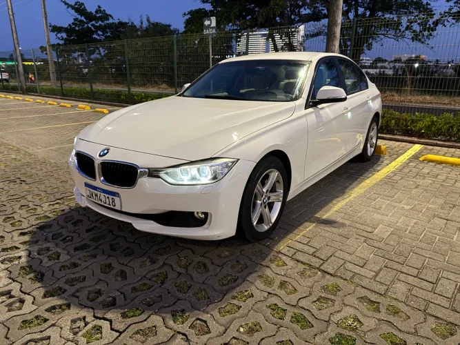 BMW 320I A 2.0 Turbo/activeflex 16V 184cv 4P 2014