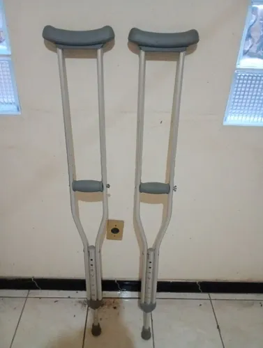 PAR DE MULETAS