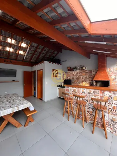 Casa à venda no Villa Branca com 3 dormitórios sendo 1 suíte, quintal com espaço gourmet,