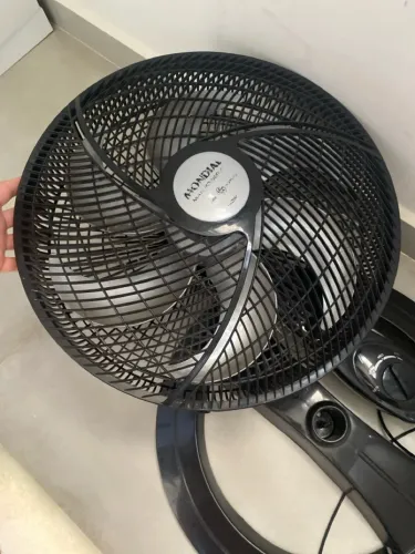 Ventilador com defeito no encaixe da coluna 