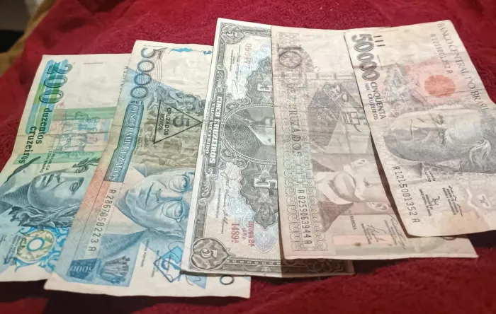 Dinheiro antigo raridade,para quem ama colecionador são 5 notas em bom estado 