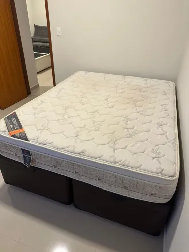 Cama Box Queen