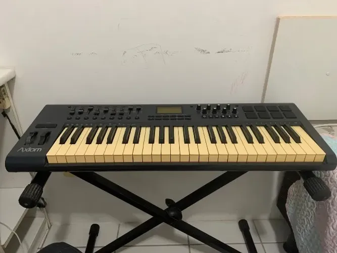 Controlador M-Audio Axiom 49