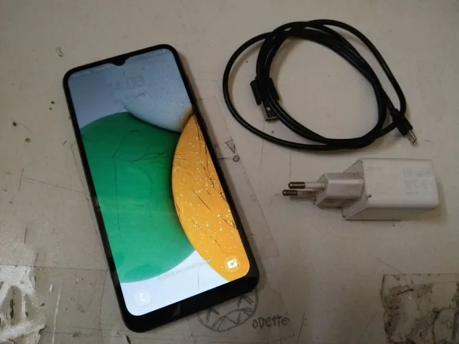 Celular Samsung A03 Core 32gb e 2gb ram+4gb ram Plus. Tela trincada. Funcionando bem.