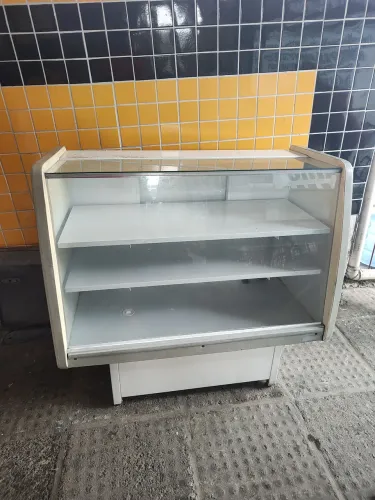 Balcão de frios.
