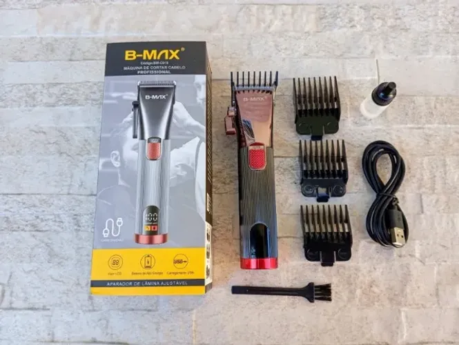 Maquina Cortar Cabelo B-Max BM-C018 Display Digital