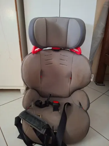 Assento infantil para carro criança até 36kg