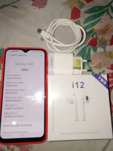 Samsung Galaxy A30 64 GB 4 RAM carregador+fone sem fio novo