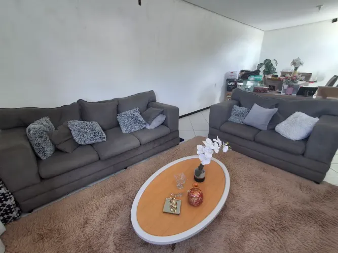 Sofá cinza em excelente estado