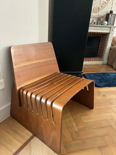 Poltrona de Design Moderno em Madeira Curvada
