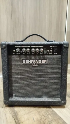 Amplificador Behringer VT15CD