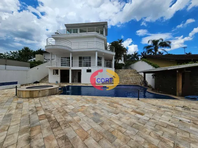Casa para locação no condomínio Arujazinho III em Arujá.