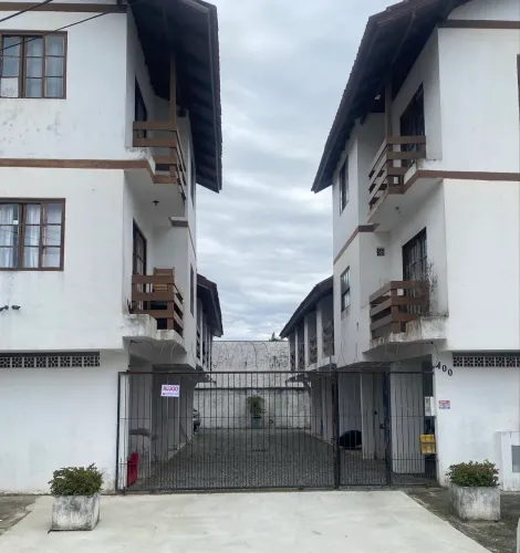 Sobrado em Condominio. Balneário Camboriú.