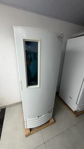Freezer vertical Metalfrio 547 litros 220v Triplação 