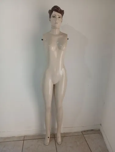 MANEQUIM FEMININA