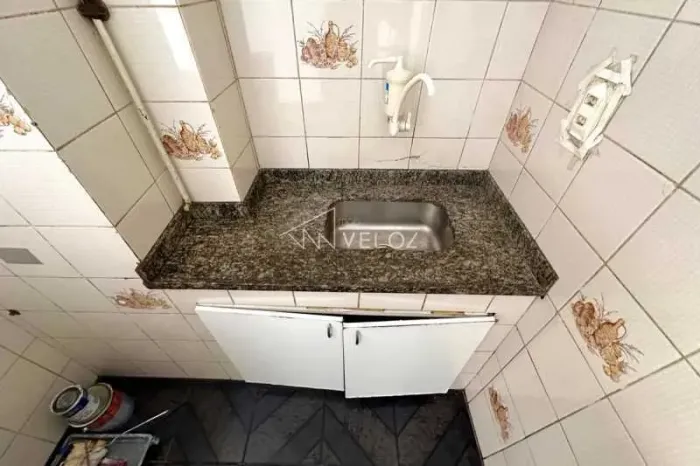 Kitnet/Conjugado - / Residencial / Centro
