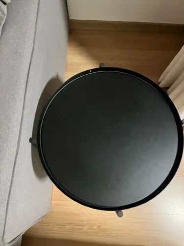 Mesa Lateral de Apoio Redonda (estilo bandeja/industrial em metal preto)