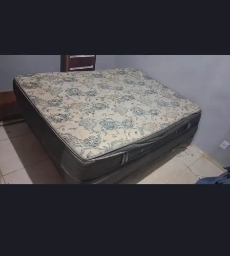 Cama de casal.