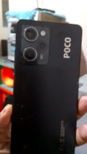 Vendo um celular x5 um poco 256gg