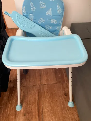 Cadeira de alimentação e bebê conforto