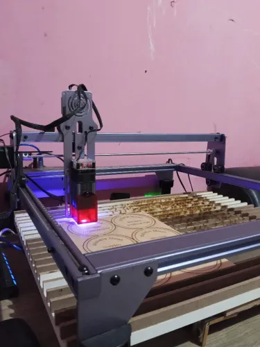 Máquina de corte a laser